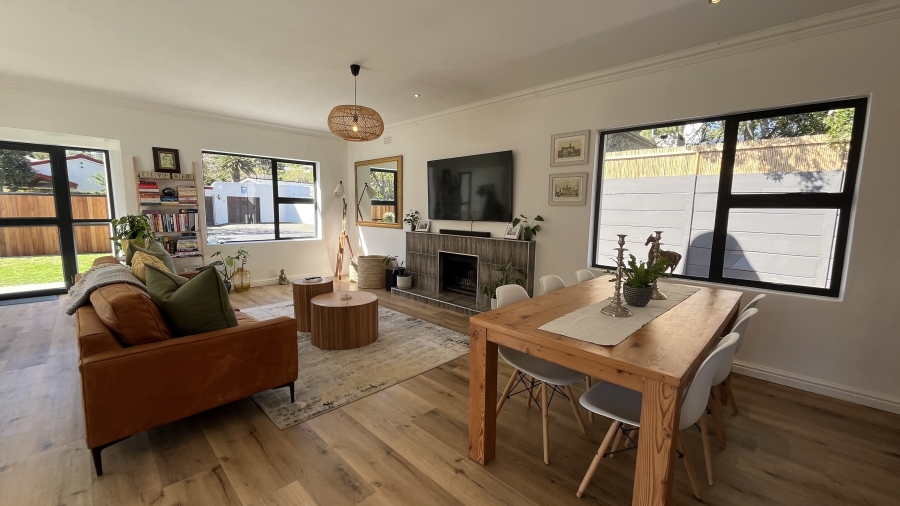 5 Bedroom Property for Sale in Clovelly Western Cape